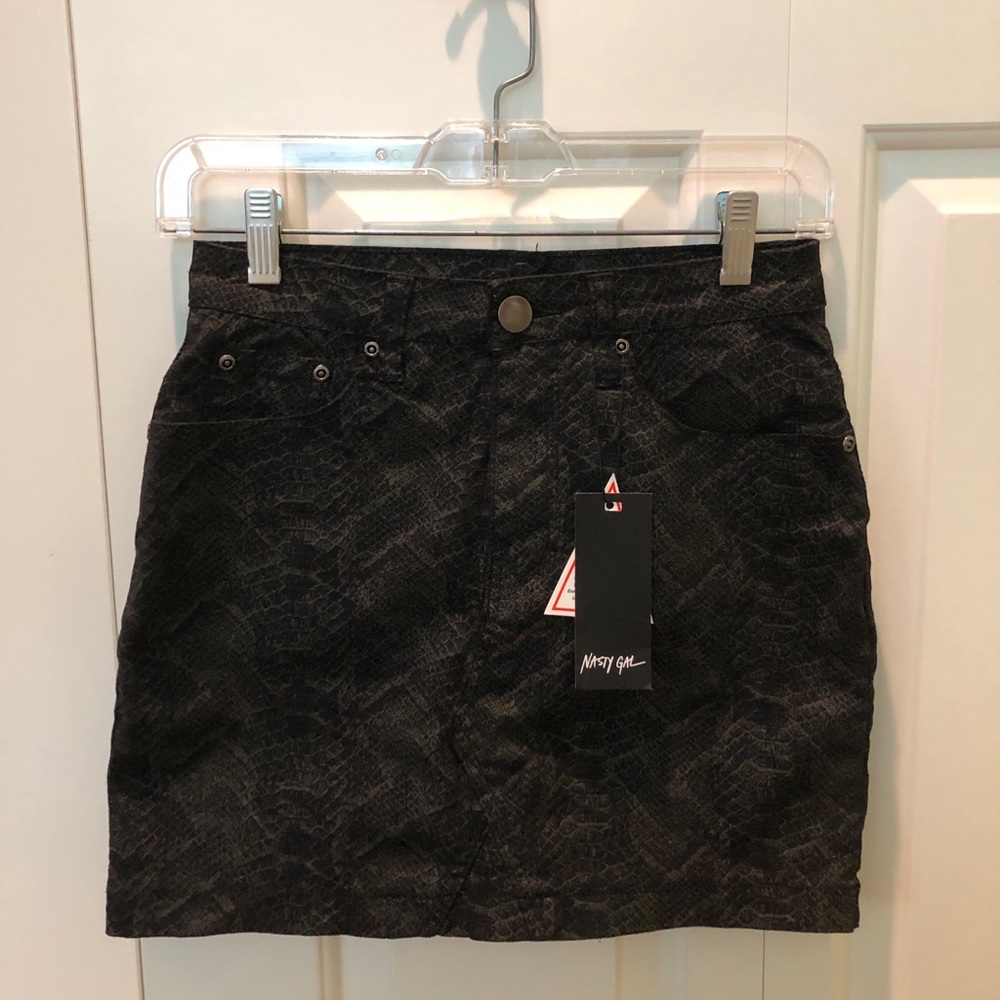 denim snakeskin mini skirt, S/XS nasty gal - Picture 2 of 5